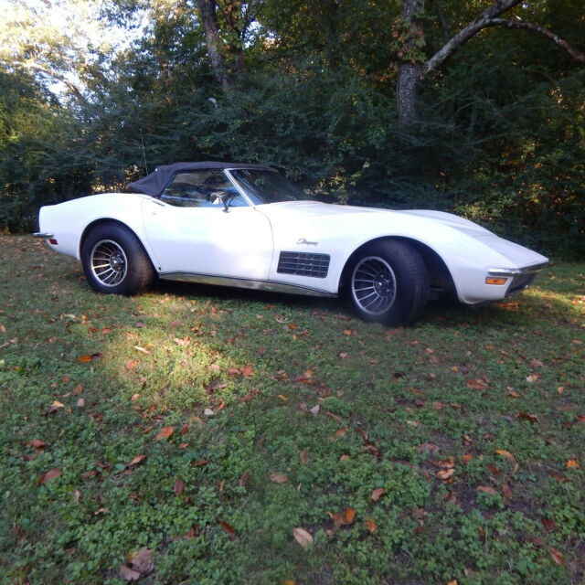 Chevrolet Corvette 1972 image number 24