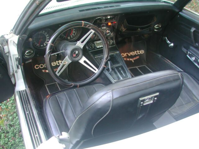 Chevrolet Corvette 1972 image number 9