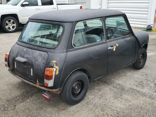 Austin Mini 1971 image number 7