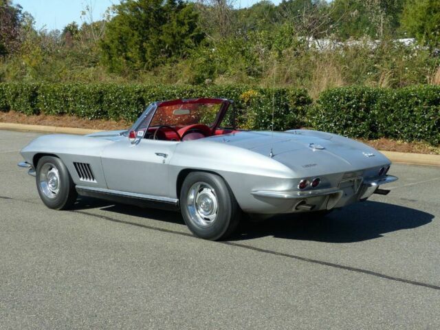 Chevrolet Corvette 1967 image number 30