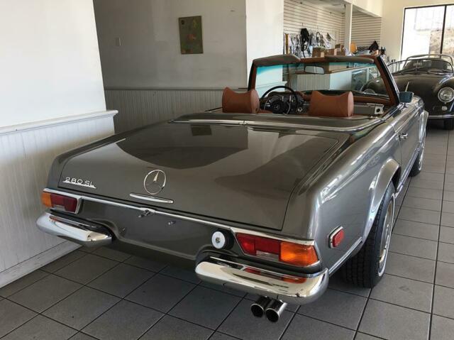 Mercedes-Benz SL-Class 1971 image number 4