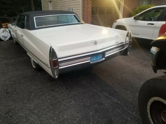 Cadillac DeVille 1968 image number 22