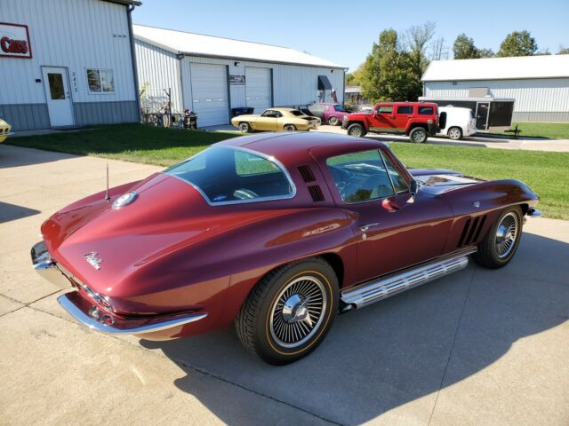 Chevrolet Corvette 1965 image number 28