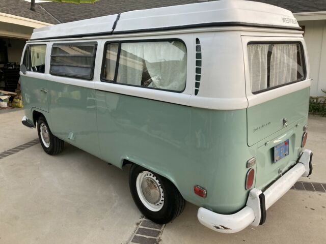 Volkswagen Westfalia Bus - Type 2 1971 image number 14