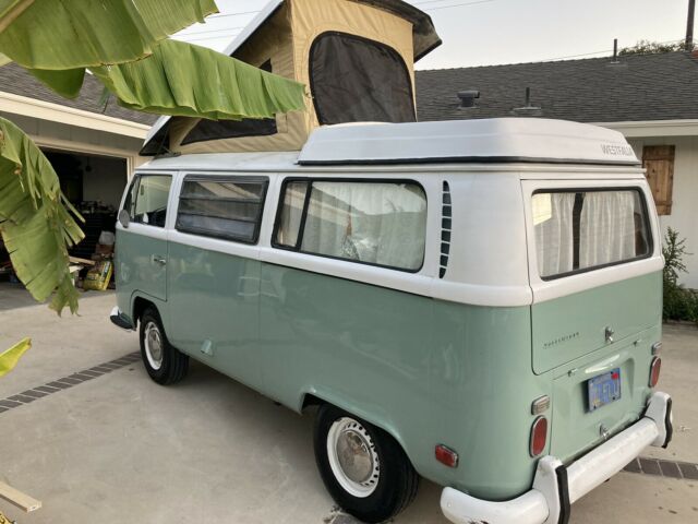 Volkswagen Westfalia Bus - Type 2 1971 image number 15