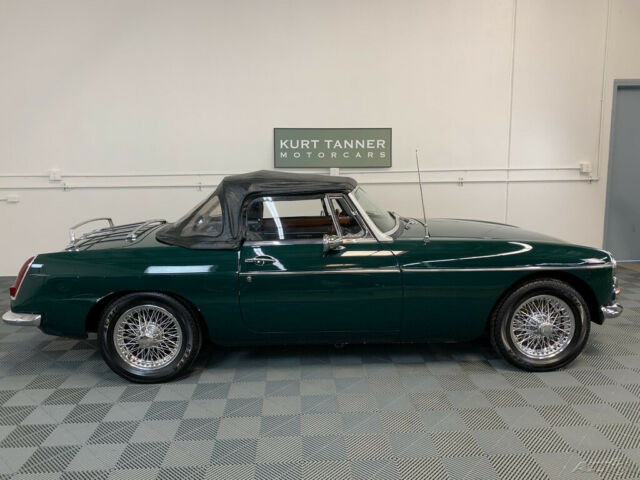 MG MGB 1968 image number 9