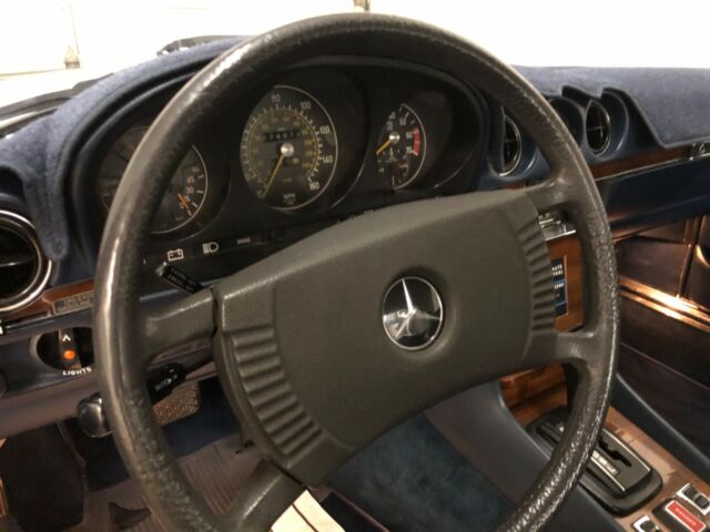 Mercedes-Benz SL-Class 1979 image number 34