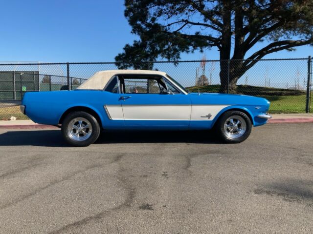 Ford Mustang 1965 image number 29