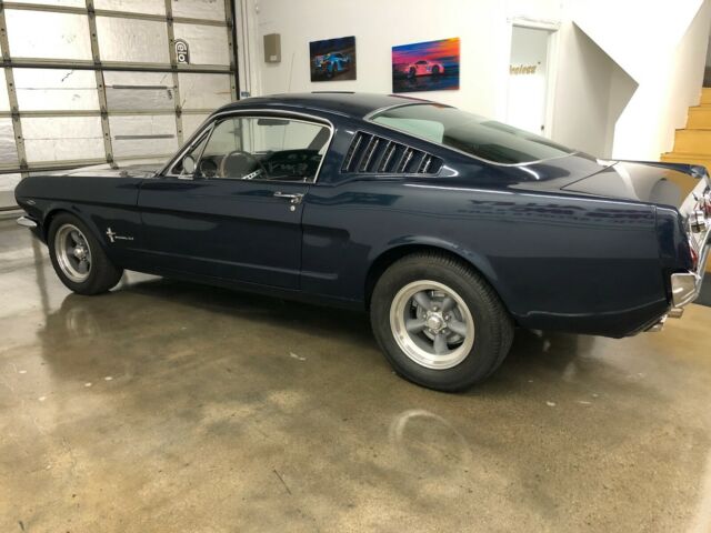 Ford Mustang 1965 image number 2