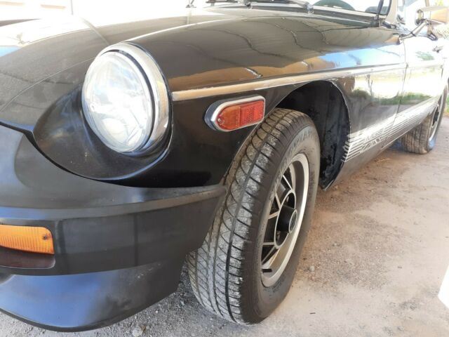 MG MGB 1979 image number 10