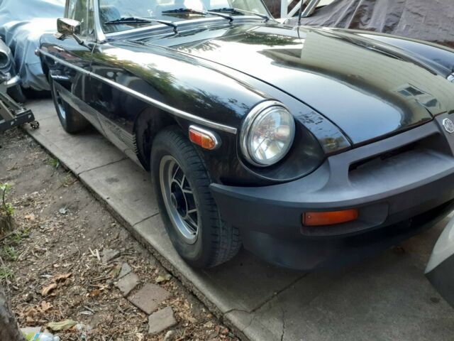 MG MGB 1979 image number 19