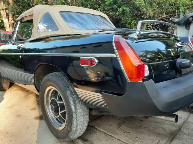 MG MGB 1979 image number 31