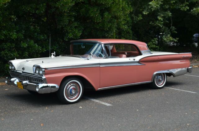 Ford Galaxie 1959 image number 1