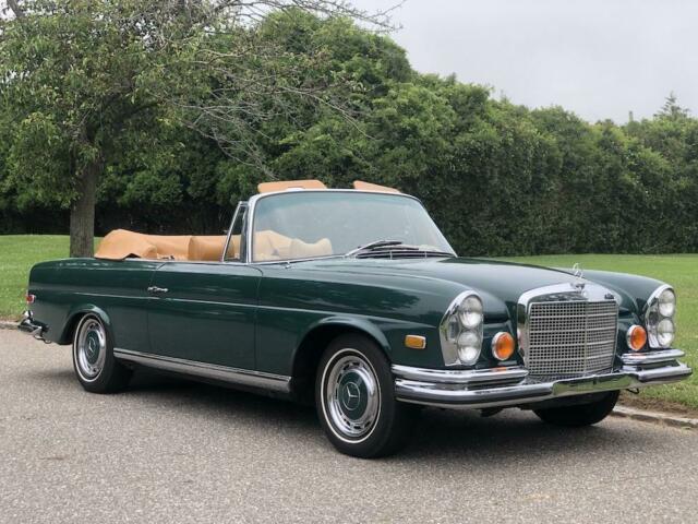 Mercedes-Benz 200-Series 1971 image number 24