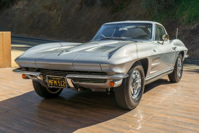 Chevrolet Corvette 1963 image number 1