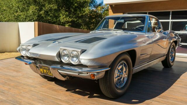 Chevrolet Corvette 1963 image number 27