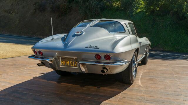 Chevrolet Corvette 1963 image number 28