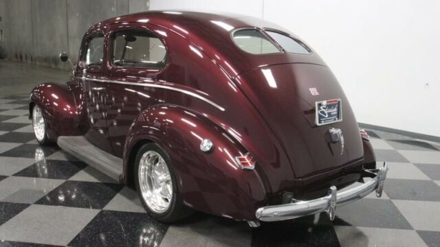 Ford Deluxe 1940 image number 9