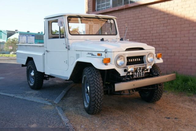 Toyota Land Cruiser 1972 image number 16