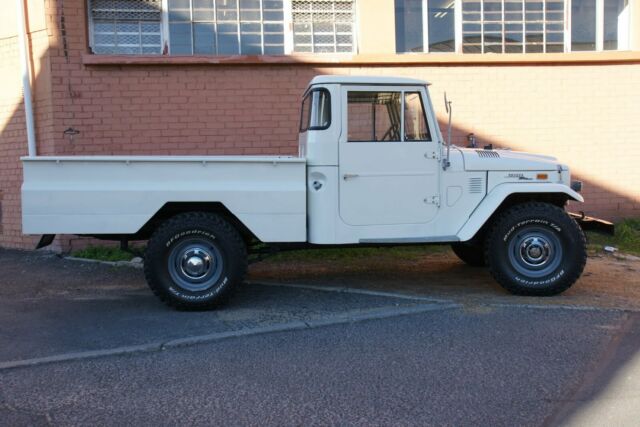 Toyota Land Cruiser 1972 image number 21