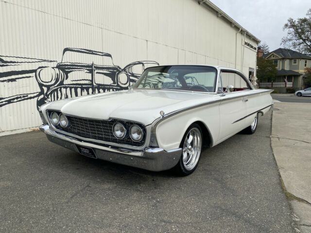 Ford Galaxie 1960 image number 0