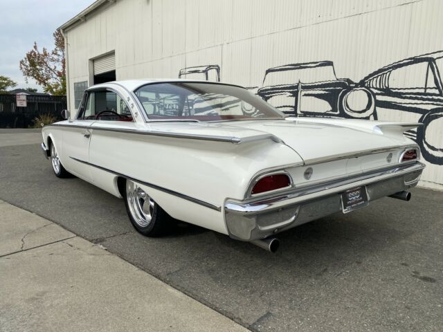 Ford Galaxie 1960 image number 4