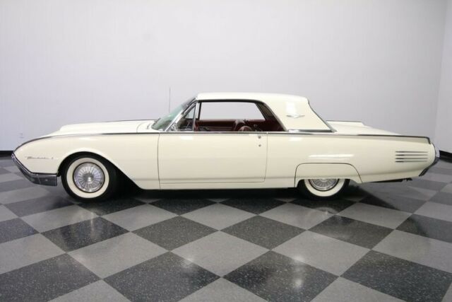 Ford Thunderbird 1961 image number 31