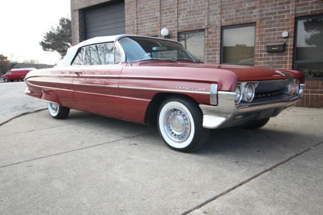 Oldsmobile Eighty-Eight 1961 image number 30