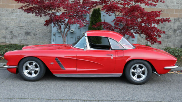 Chevrolet Corvette 1962 image number 22