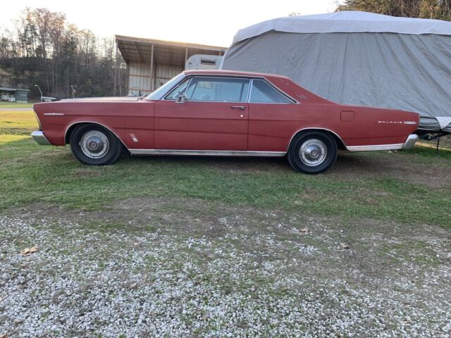 Ford Galaxie 500 XL 1966 image number 2