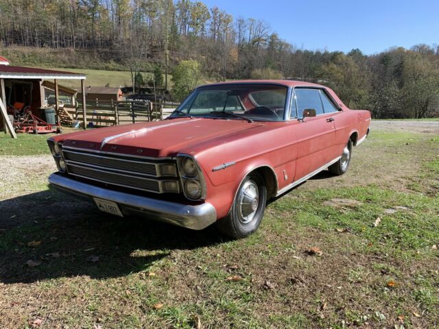 Ford Galaxie 500 XL 1966 image number 4