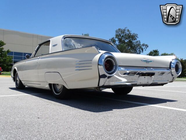 Ford Thunderbird 1961 image number 44