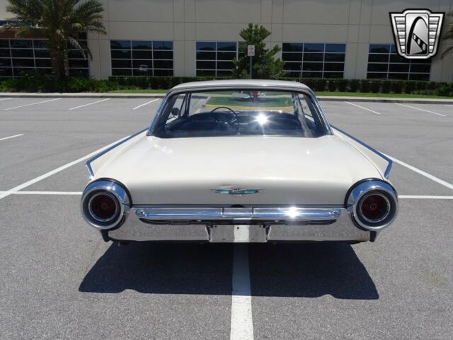 Ford Thunderbird 1961 image number 46