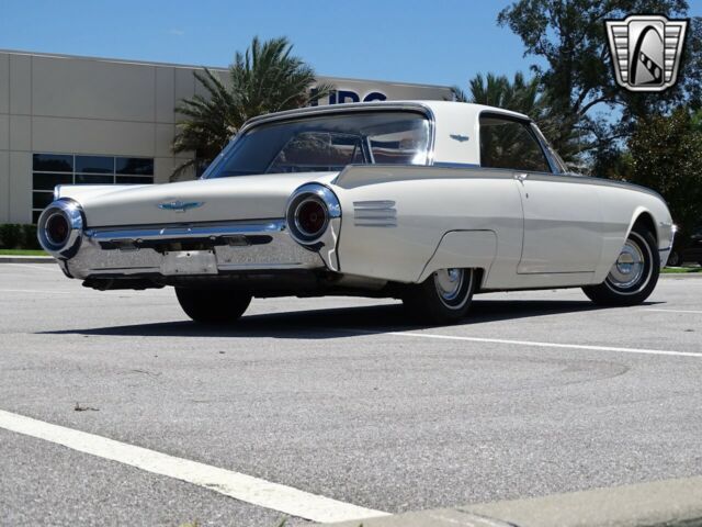 Ford Thunderbird 1961 image number 6