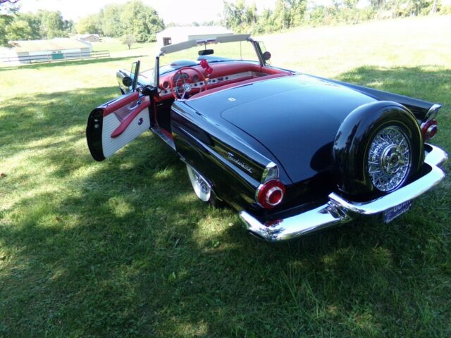 Ford Thunderbird 1956 image number 2