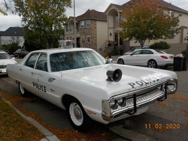 Plymouth Fury 1971 image number 1