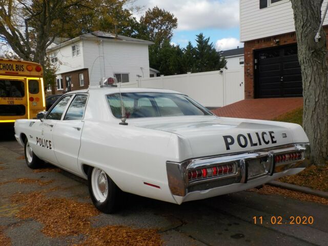 Plymouth Fury 1971 image number 26