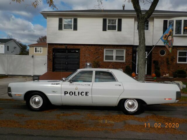 Plymouth Fury 1971 image number 27