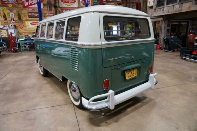 Volkswagen 13 WINDOW VAN DELUXE 1964 image number 27