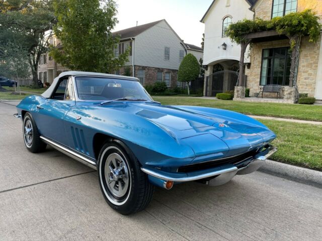 Chevrolet Corvette 1965 image number 10