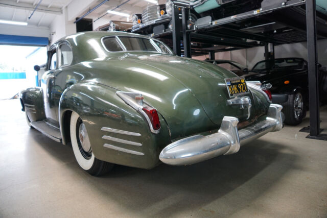 Cadillac Series 62 2 Door Hardtop 1941 image number 40