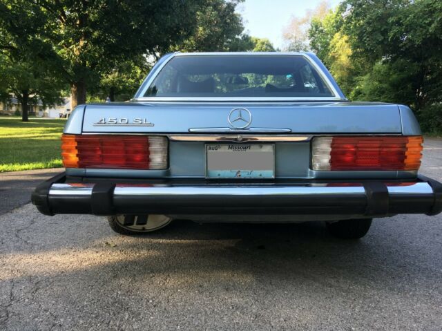 Mercedes-Benz SL-Class 1979 image number 33