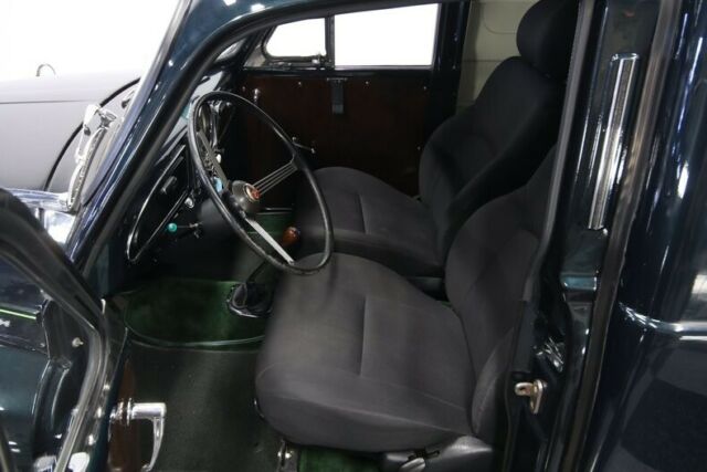 Morris Minor 1965 image number 4