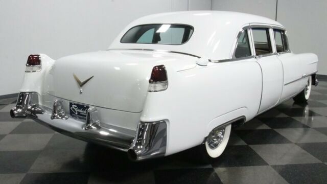 Cadillac Fleetwood Series 75 Limo 1954 image number 13