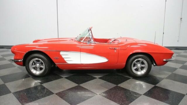 Chevrolet Corvette 1961 image number 2