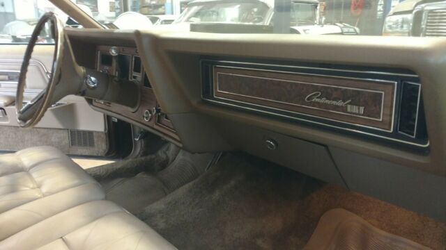 Lincoln Continental 1973 image number 18