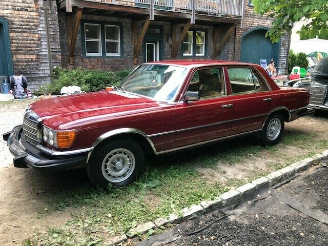 Mercedes-Benz 280 SE 1978 image number 2