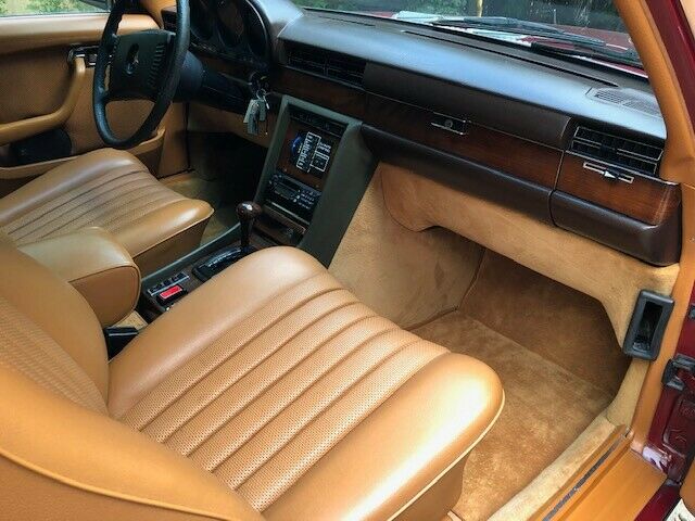 Mercedes-Benz 280 SE 1978 image number 23