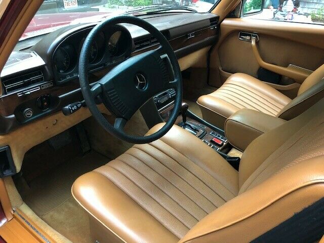 Mercedes-Benz 280 SE 1978 image number 36