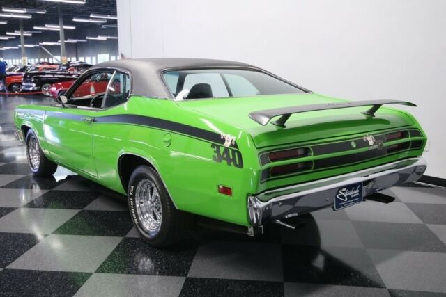 Plymouth Duster 1971 image number 33